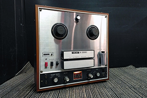 TEAC　オープンリールデッキ　A-2010