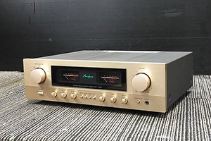 Accuphase　プリメインアンプ　E-250
