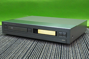 ONKYO　CDプレーヤー　C-200