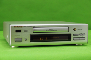 ONKYO　CDプレーヤー　C-722M