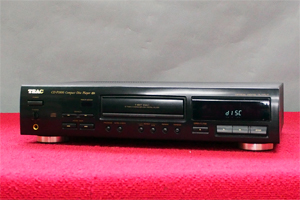 TEAC　CDプレーヤー　CD-P1800