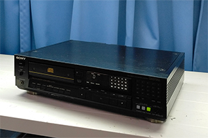 SONY　CDプレーヤー　CDP-555ESD