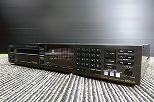 SONY　CDプレーヤー　CDP-552ESD