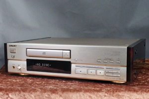 SONY　CDプレーヤー　CDP-555ESA