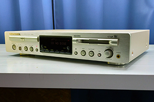 MARANTZ CD/MDデッキ　CM6200