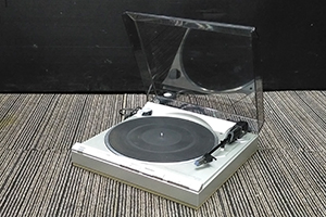 DENON　レコードプレーヤー　DP-7F