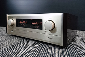 Accuphase　プリメインアンプ　E-305V