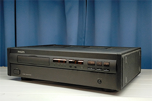 PHILIPS　CDプレーヤー　LHH600B