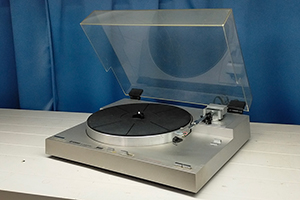 YAMAHA　レコードプレーヤー　P-500MC