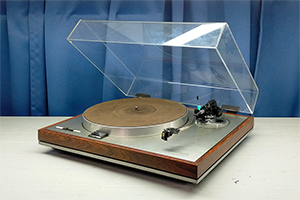 LUXMAN　レコードプレイヤー　PD121U