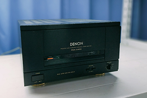 DENON　パワーアンプ　POA-4400