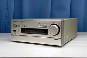 ONKYO　チューナーアンプ　R-811M