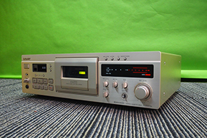 SONY カセットデッキ　TC-KA7ES