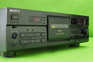 SONY　カセットデッキ　TC-K555ESA