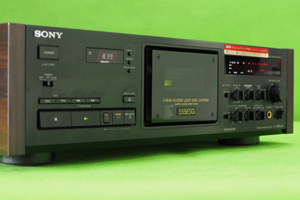 SONY　カセットデッキ　TC-K555ESG