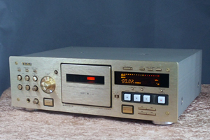 TEAC　カセットデッキ　V-6030S