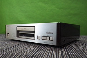 SONY CDプレーヤー　CDP-R3