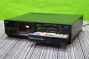 TEAC　カセットデッキ　R-999