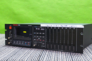 Tascam カセットデッキ　238